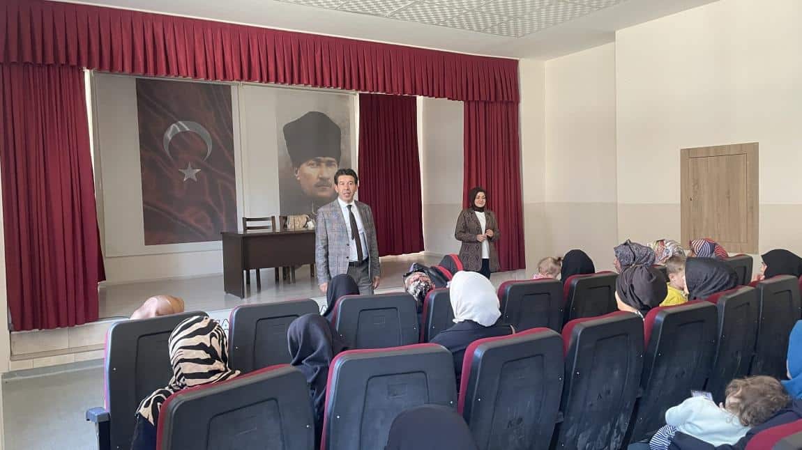 Okulumuzda Veli Toplantıları Devam Ediyor